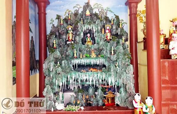 Ban Sơn Trang trong điện thờ tại gia