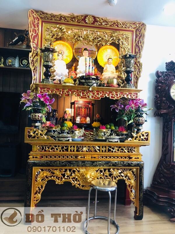 Thiết kế bàn thờ Phật là một nghệ thuật tinh tế kết hợp giữa tôn giáo và nghệ thuật kiến trúc. Bàn thờ được thiết kế và trang trí tỉ mỉ, tạo nên một không gian linh thiêng và thăng hoa. Tìm hiểu thêm về các mẫu thiết kế bàn thờ Phật tuyệt đẹp trong hình ảnh liên quan.