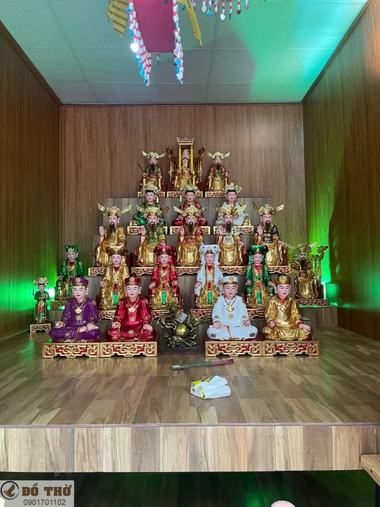 Tượng Tứ Phủ đầy đủ