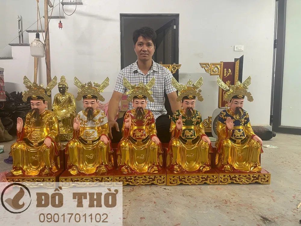 Tượng thờ Tứ Phủ của cơ sở sản xuất Đồ Thờ Cúng Tâm Linh tại làng nghề Sơn Đồng