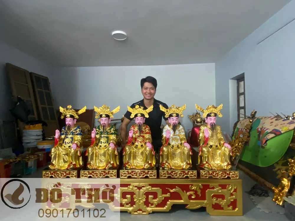 Tượng thờ Tứ Phủ của cơ sở sản xuất Đồ Thờ Cúng Tâm Linh tại làng nghề Sơn Đồng
