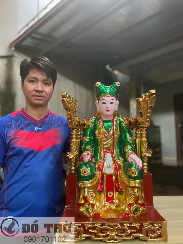 Tượng thờ Tứ Phủ của cơ sở sản xuất Đồ Thờ Cúng Tâm Linh tại làng nghề Sơn Đồng